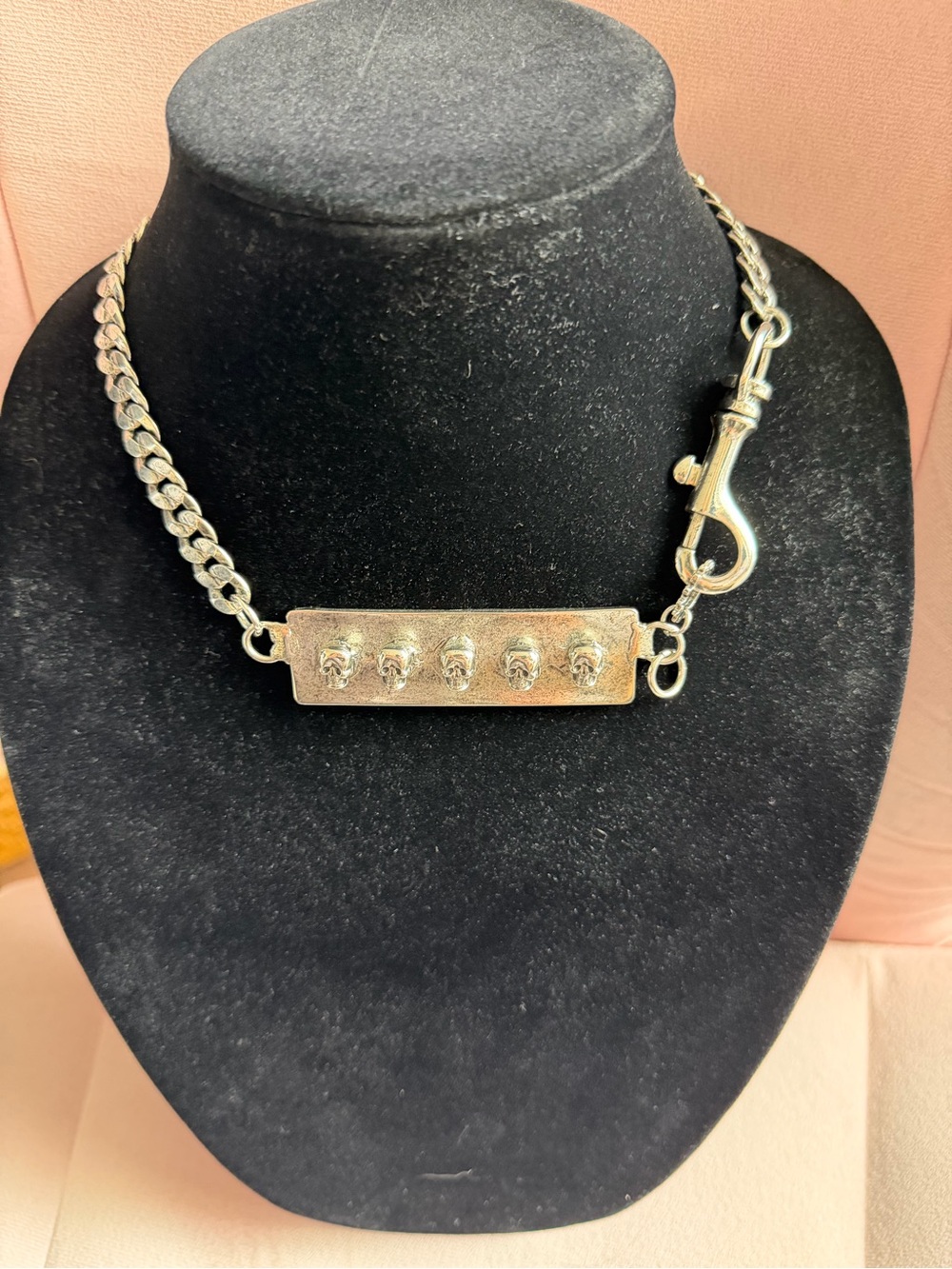 Source Unknown Silver-Tone Bar Necklace with Skull Details
